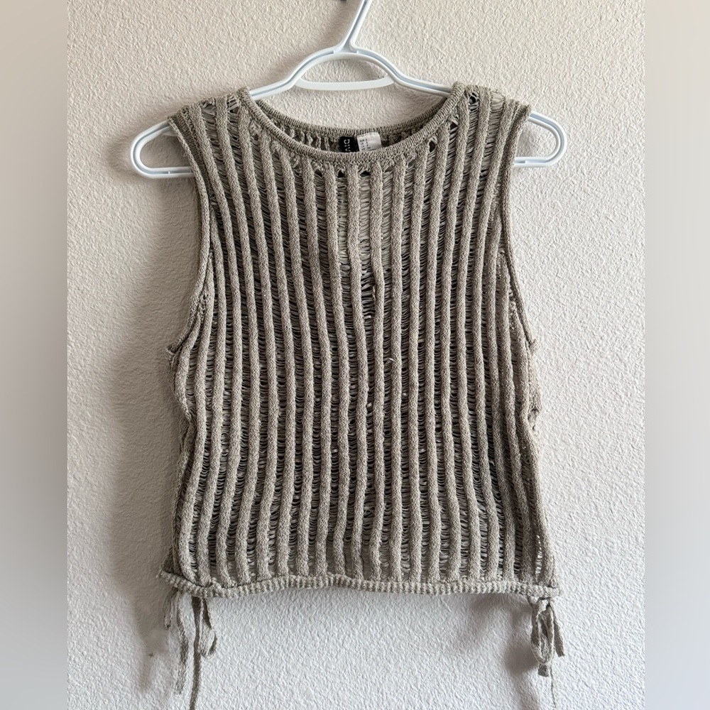 (NWT) DIVIDED/Size:S/ Sleeveless Knit Top